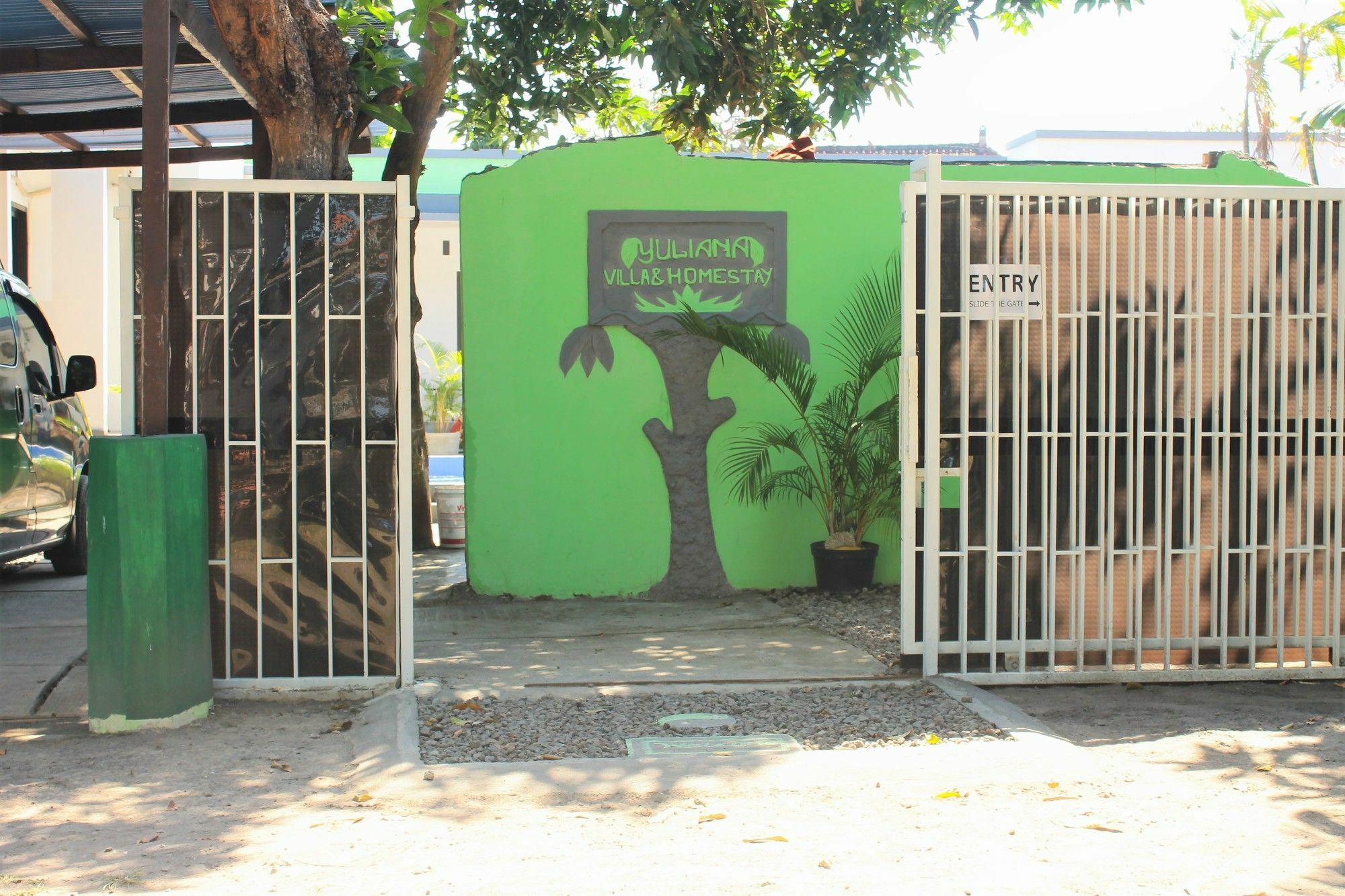 Yuliana Homestay *